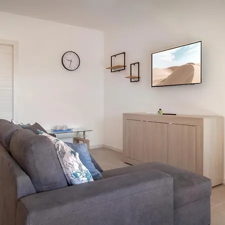 Ginestra Gialla With Pool Διαμέρισμα