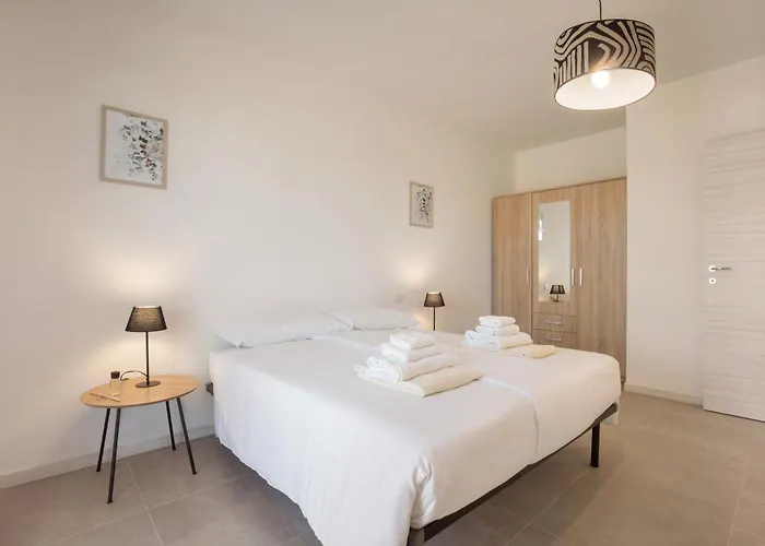 Ginestra Gialla With Pool Lazise