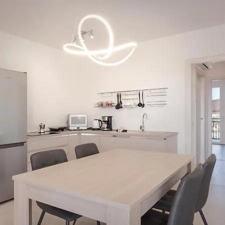 Ginestra Gialla With Pool * Lazise